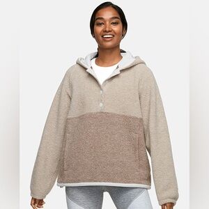 Outdoor Voices MegaFleece Pullover
- Oatmeal/Amber / XS